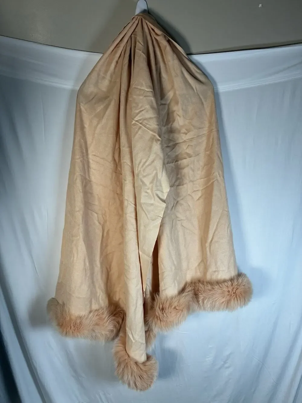 Samaya by Janavi Pashmina Silk Shawl Fox Fur Trim Cream Wrap Stole Old Money
